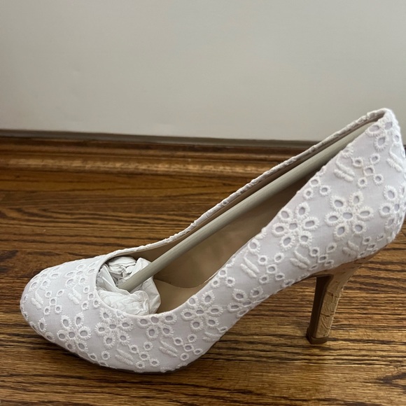 NWT Size 8. - Picture 5 of 6